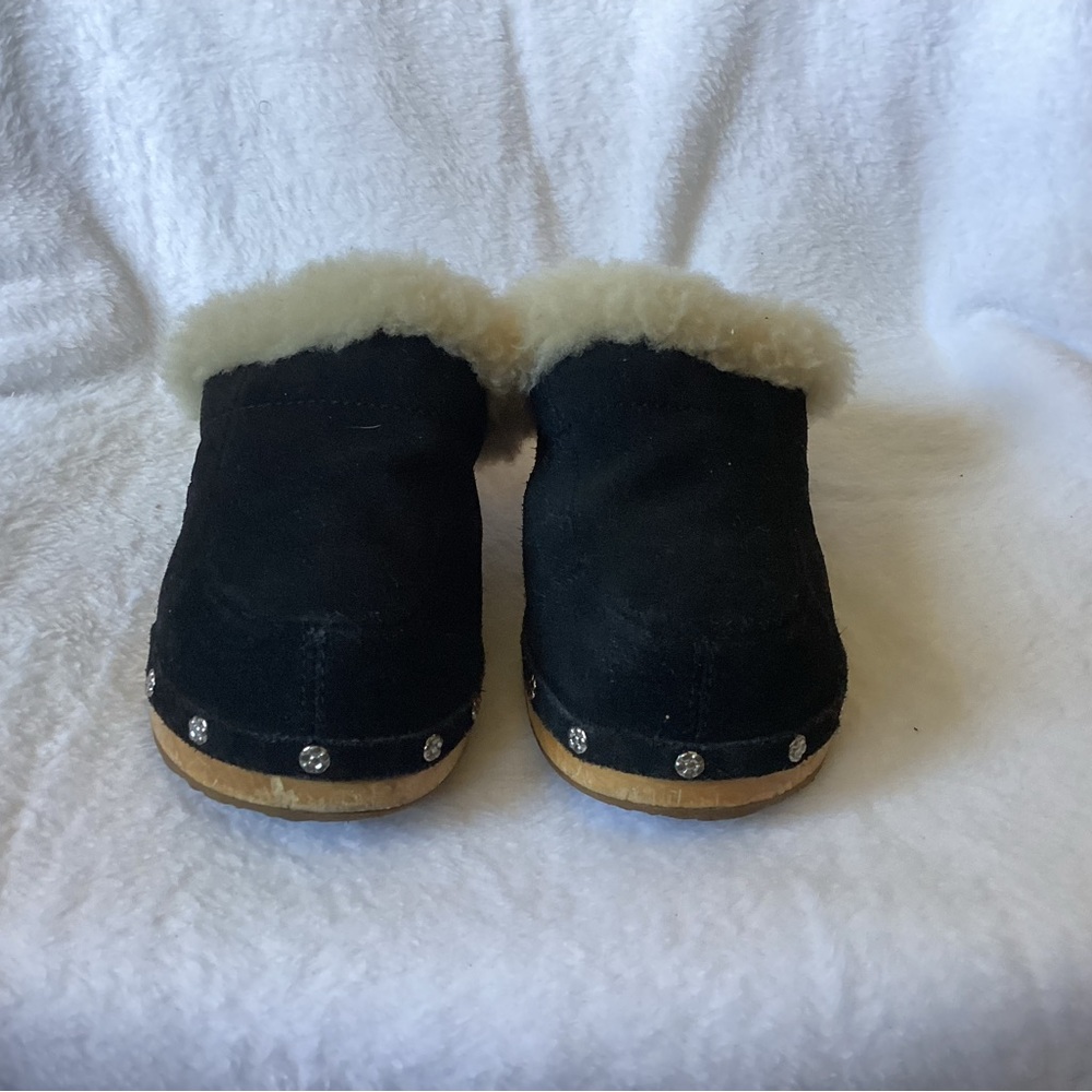 UGG